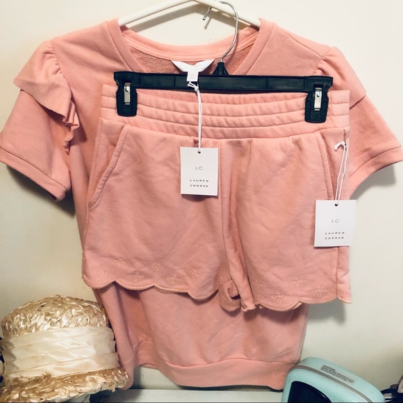 Nwt Lauren Conrad Sweatshirt Shorts Set Scalloped Floral Design Ruffles M - Picture 9 of 9